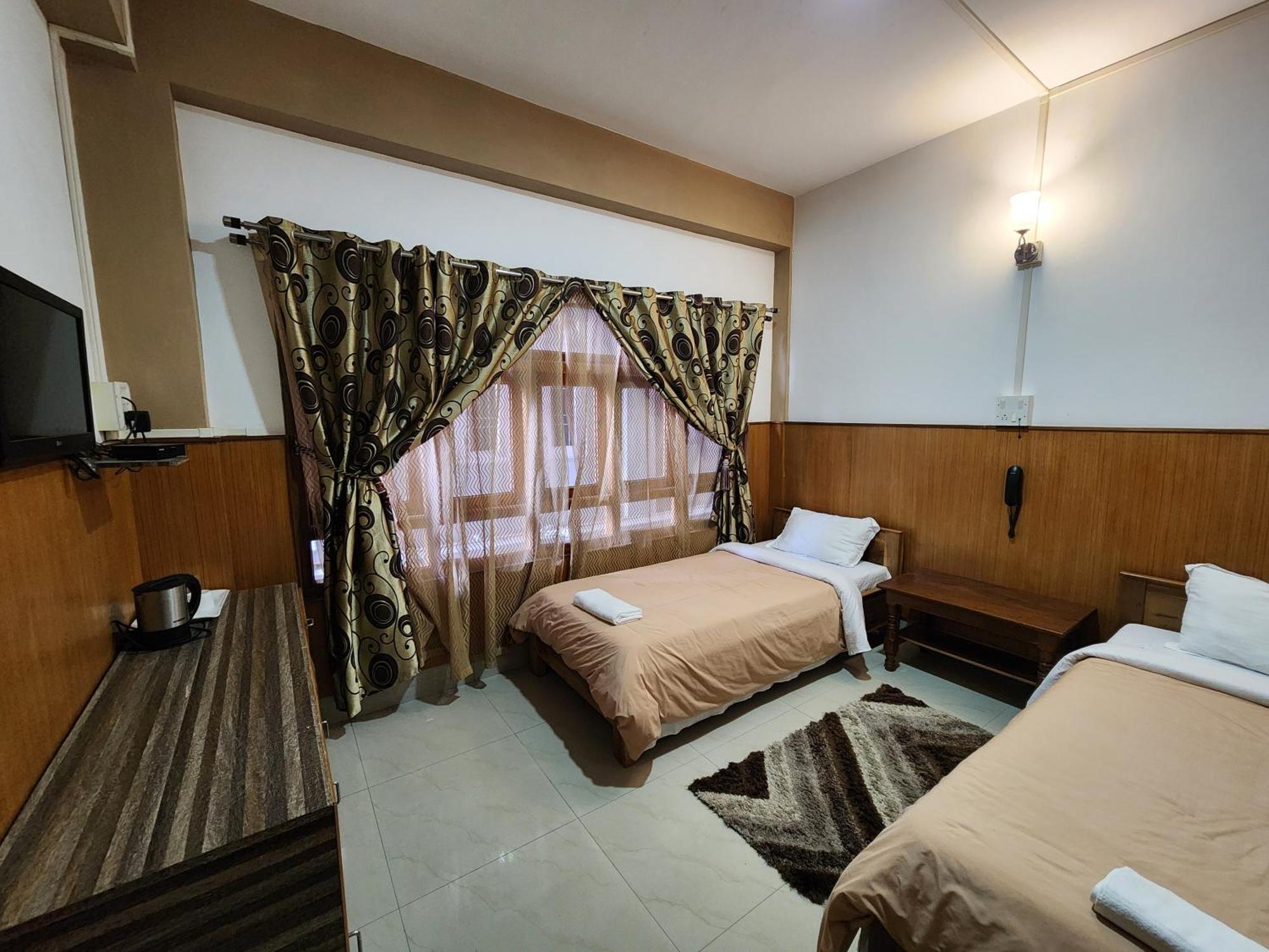 Hotel The Oak Таванг Экстерьер фото