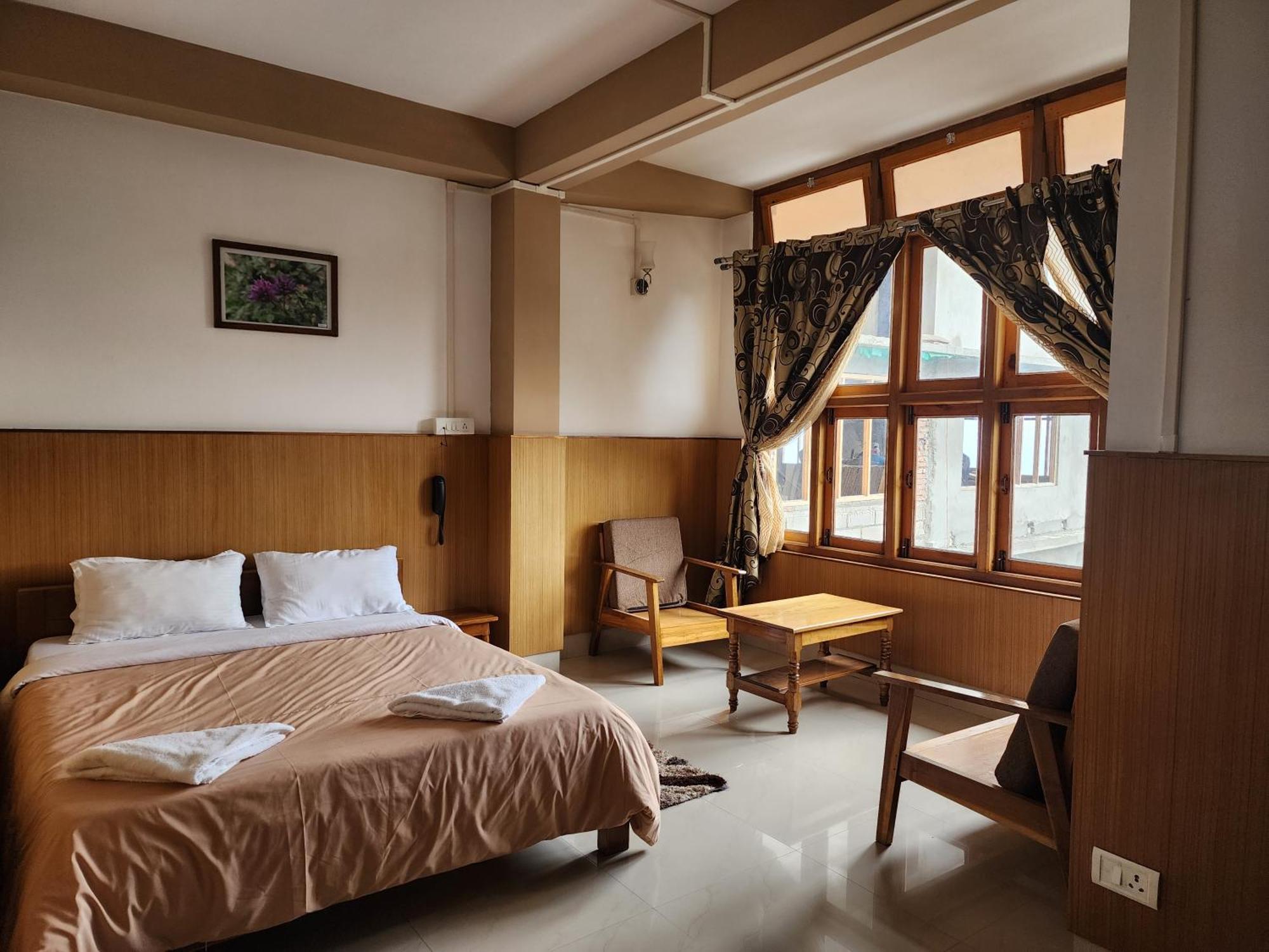 Hotel The Oak Таванг Экстерьер фото
